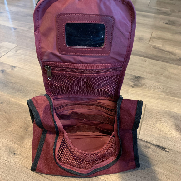 American Tourister Hanging Cosmetic / Toiletry Organizer - Picture 3 of 5